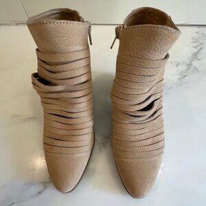 Lucky Brand Zavrina Bootie in Tan, Size 9.5